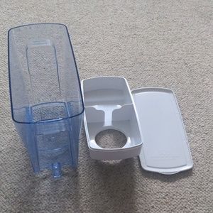 Water Filter with missing dispenser piece